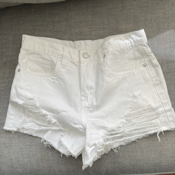 Blank NYC Vintage High Rise Denim Shorts in White - Picture 5 of 9